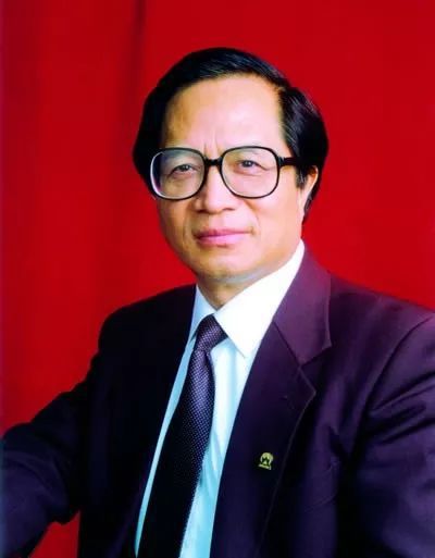 4,"当代毕升"是王选王选,江苏无锡人,著名计算机文